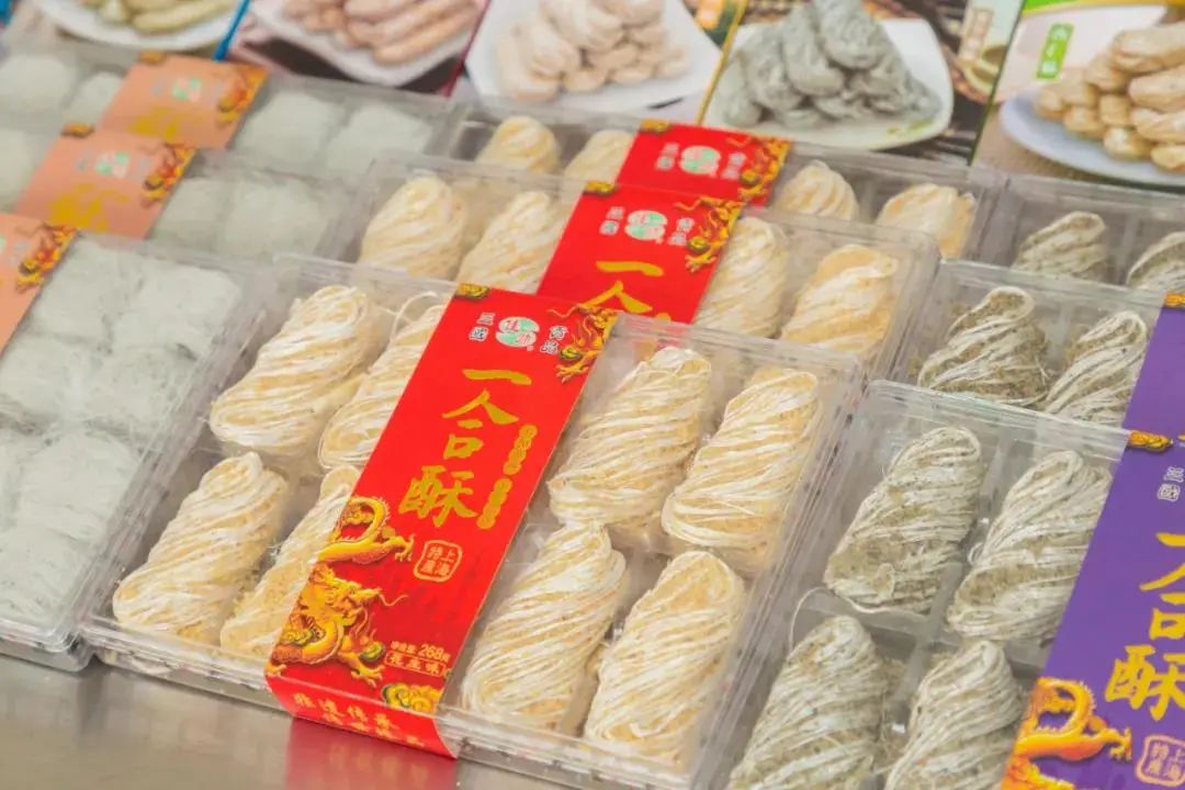 庙前街的海棠糕,枫泾烧卖,泗泾古镇广利粽子…还有很多网红美食,等