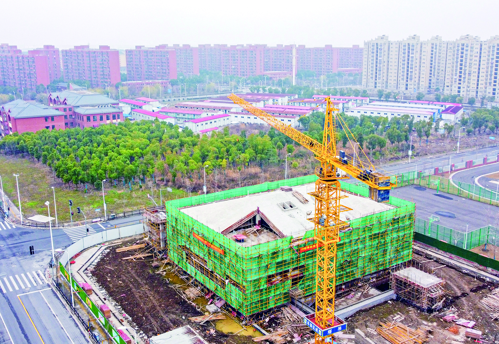 地处九川泾路贡嘎山路交界处的佘山北大型居住社区农贸市场建设项目
