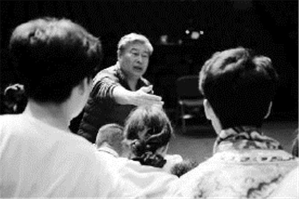 盛图平台注册五年前,胡宗琪导演根据陈忠实获茅盾文学奖小说改编的陕西人艺版《白鹿原》横空出世、一鸣惊人,演遍大江南北(图2) 盛图平台注册五年前,胡宗琪导演根据陈忠实获茅盾文学奖小说改编的陕西人艺版《白鹿原》横空出世、一鸣惊人,演遍大江南北(图2)