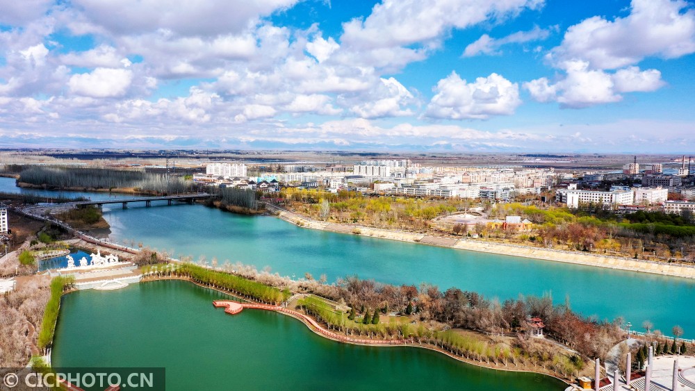 新疆博湖县:一城美景入画来