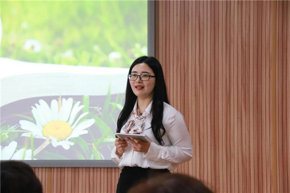 陆琴出席何哲慧特级校长工作室展示汇报活动