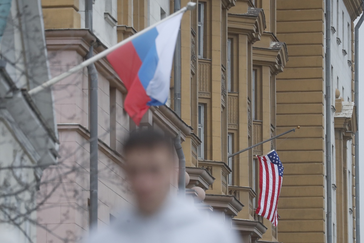 美国等七国宣布将对俄开启经济制裁，回顾2014年美对俄制裁的手段_凤凰网视频_凤凰网