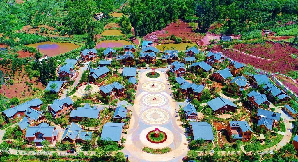 读书铺服务区滇食坊美食城.jpg?x-oss-process=style/w10