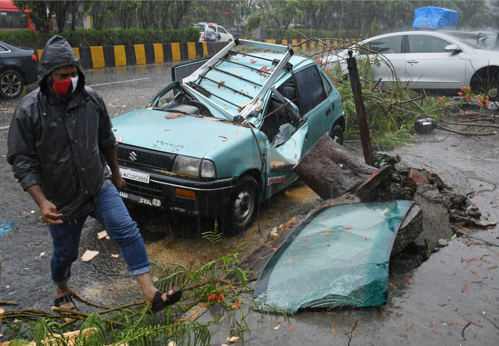 20年来最强飓风袭击印度 穷苦人家遭新冠外"恐怖双重打击"