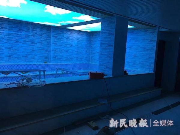 内部洗浴装修已初具雏形.jpg