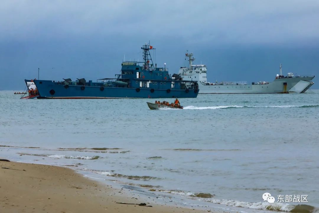 浮渡装载训练。