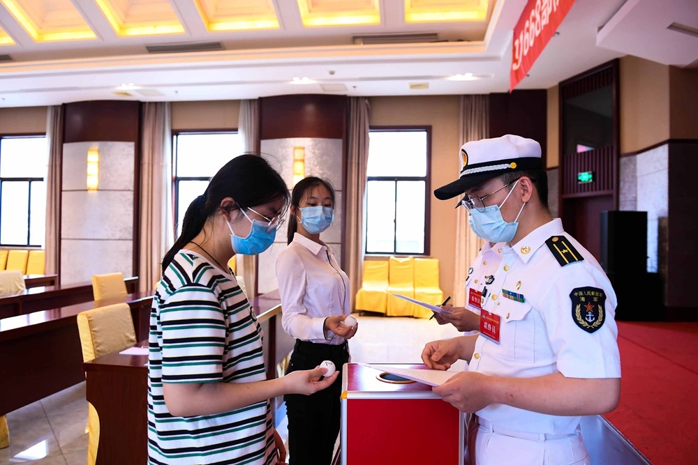 东部战区海军某基地组织直接选拔招录军官专业考评