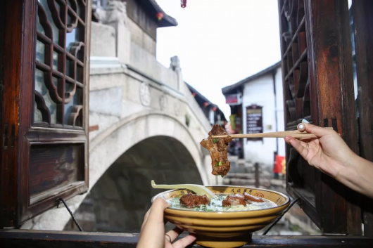 三伏天必打卡 馋了一年的上海两大羊肉节 开启美食之旅