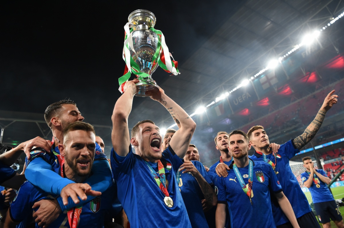 欧洲杯历届冠军：回顾欧洲足坛的辉煌历史