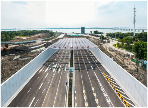 苏州开通国内首条湖底双层隧道