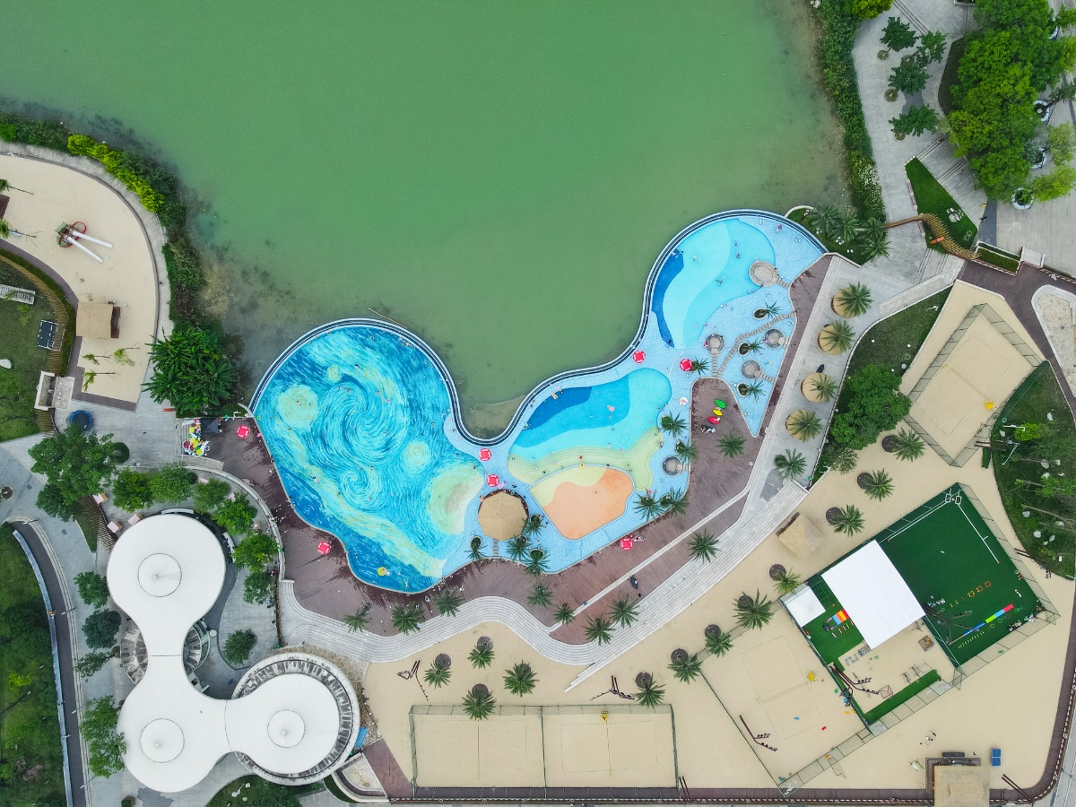 四川成都公园打造6000平米人工沙滩 被誉为"内陆版马尔代夫"