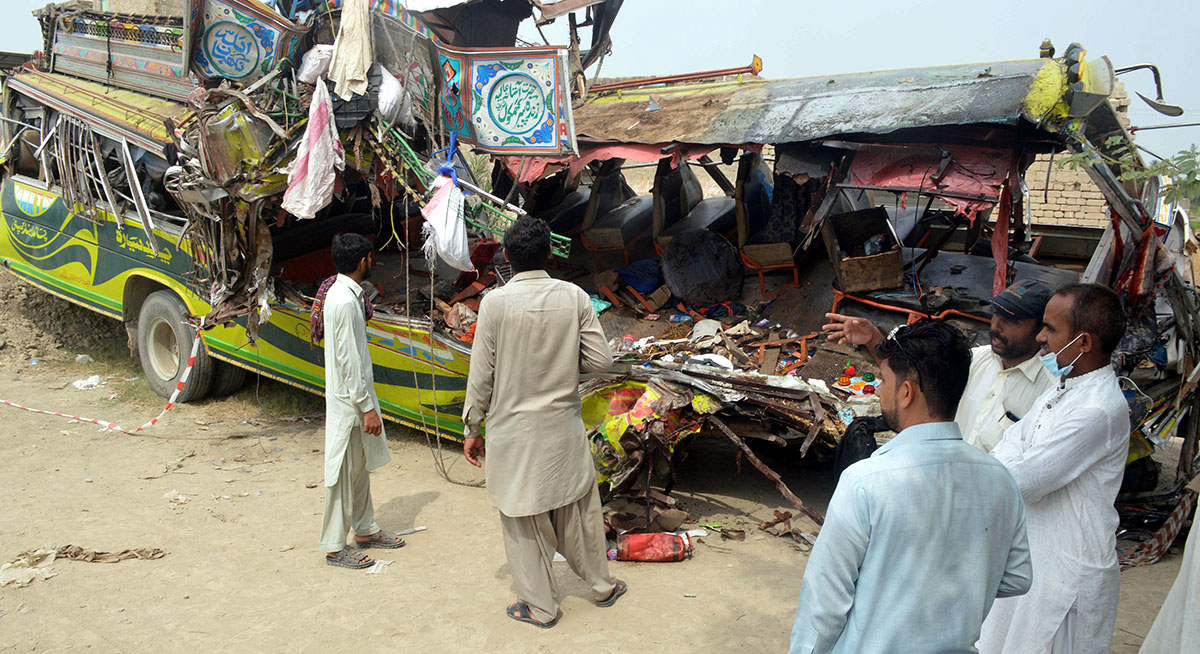 巴基斯坦发生一起公共汽车事故造成33人死亡35人受伤
