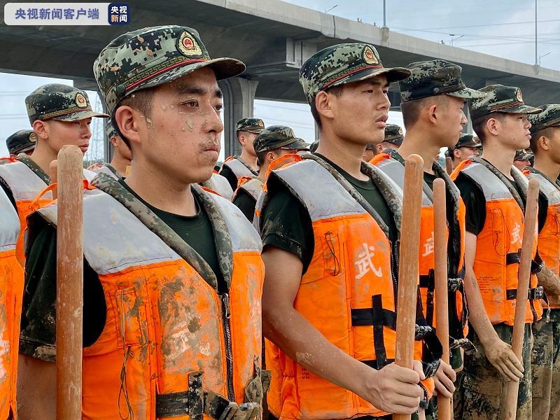 子弟兵來了!近四百名武警官兵前往郭家咀水庫搶險救援