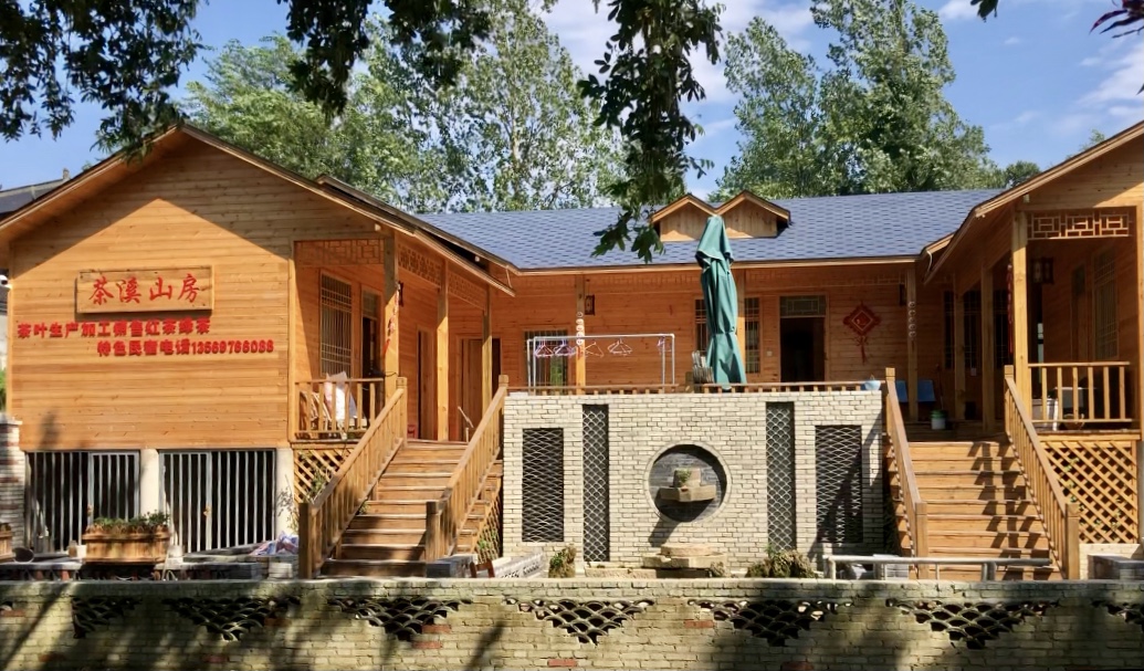 徐大勇自己家的民宿即将完工。刘谦谦 摄