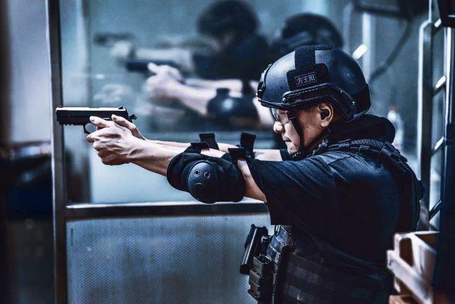 图说│超燃大片上新来看看雷霆突击队的夏日练兵有多魔鬼