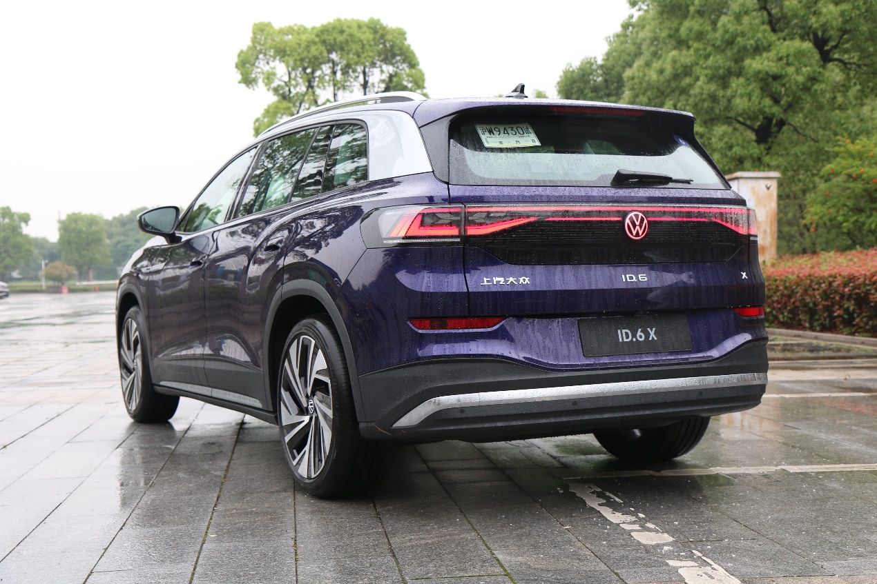 驾驶体验更贴近燃油车6座版补上短板试驾上汽大众id6x