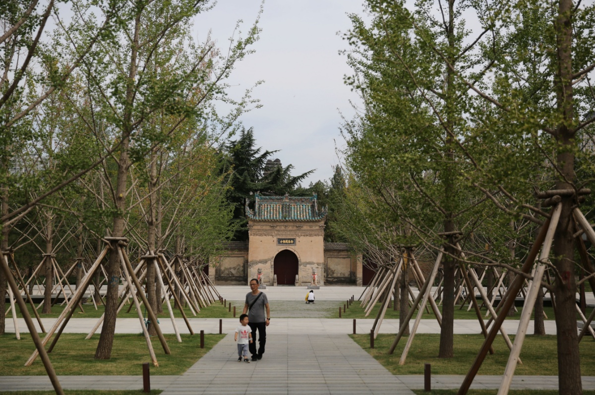 西安小雁塔南广场建成,一大波唐风雕塑让你穿越到唐朝