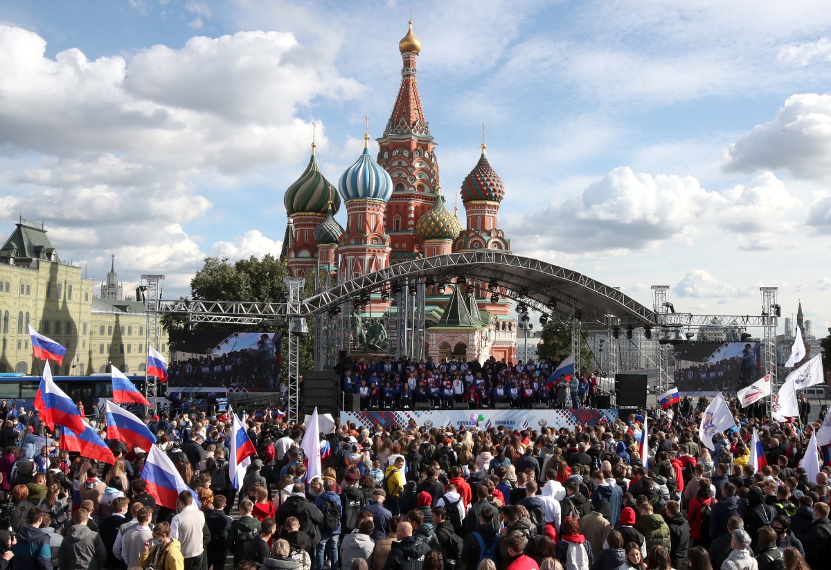 俄罗斯为残奥会运动员举行庆祝仪式 活动现场人山人海气氛热烈