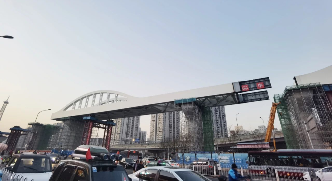 北京磁悬浮s1线金安桥站至苹果园站开始空载试运行