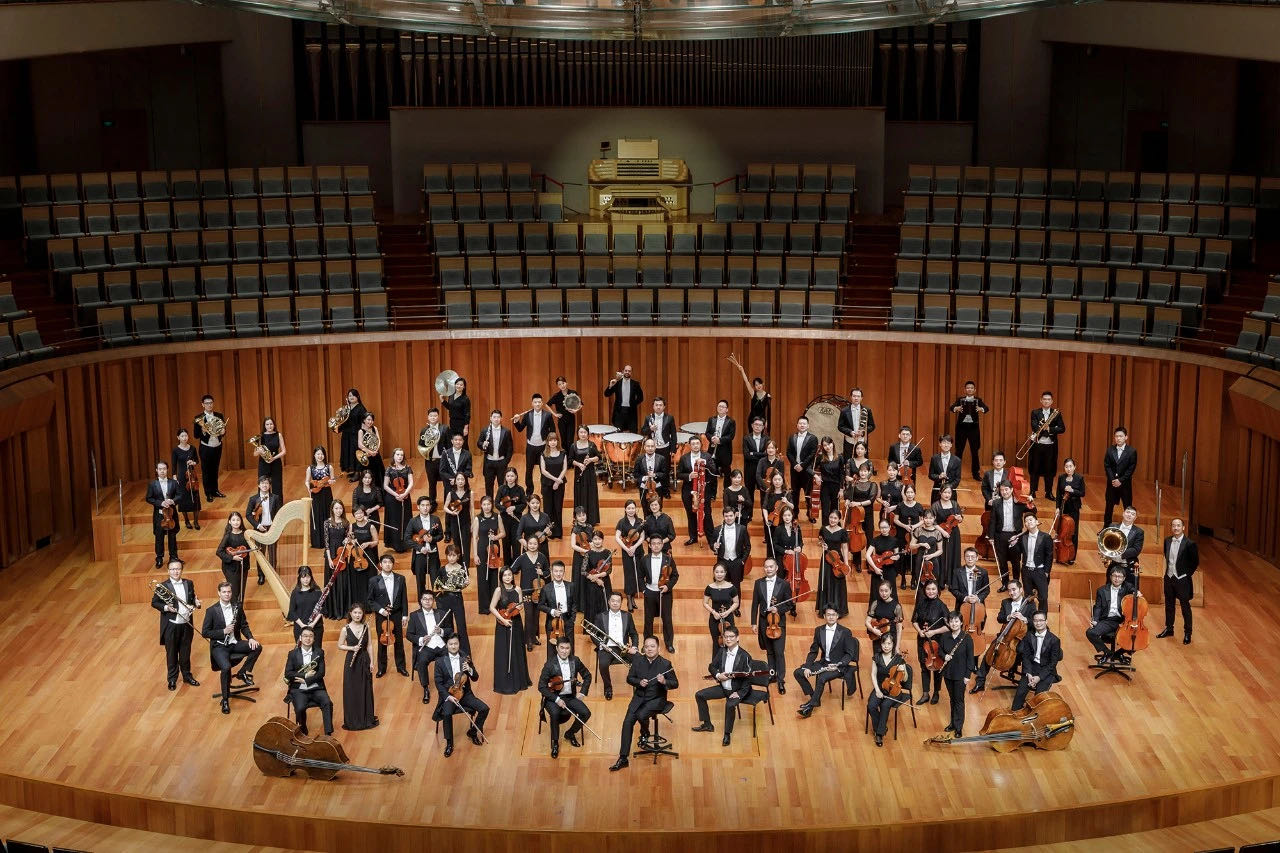 联手众多中国实力音乐家,奉献中外系列经典,国家大剧院管弦乐团及合唱