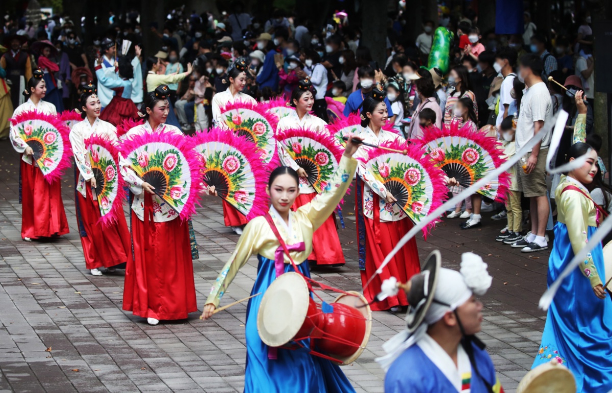 韩国中秋节庆祝方式图片