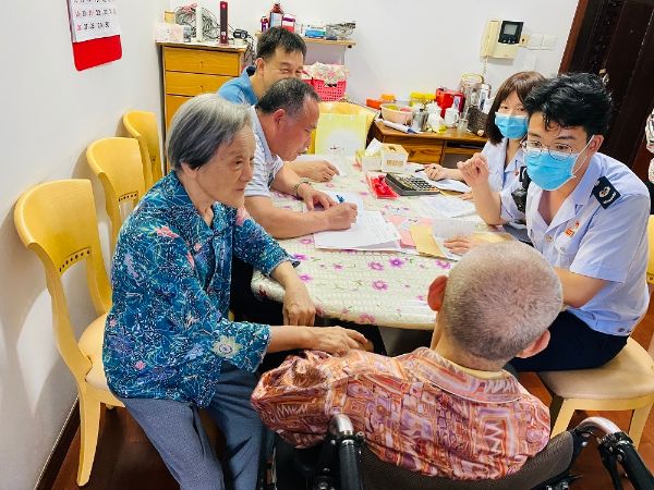 解决特殊人群办事难题.jpg