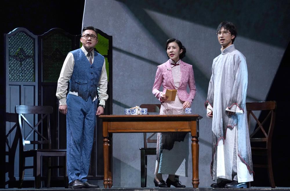 10月8日至10日在上音歌剧院上演,讲述了张唯一,陈为人,韩慧英,陈来生