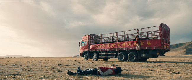 《牛王》1018上映 藏族少年千里夺牛开启治愈之旅