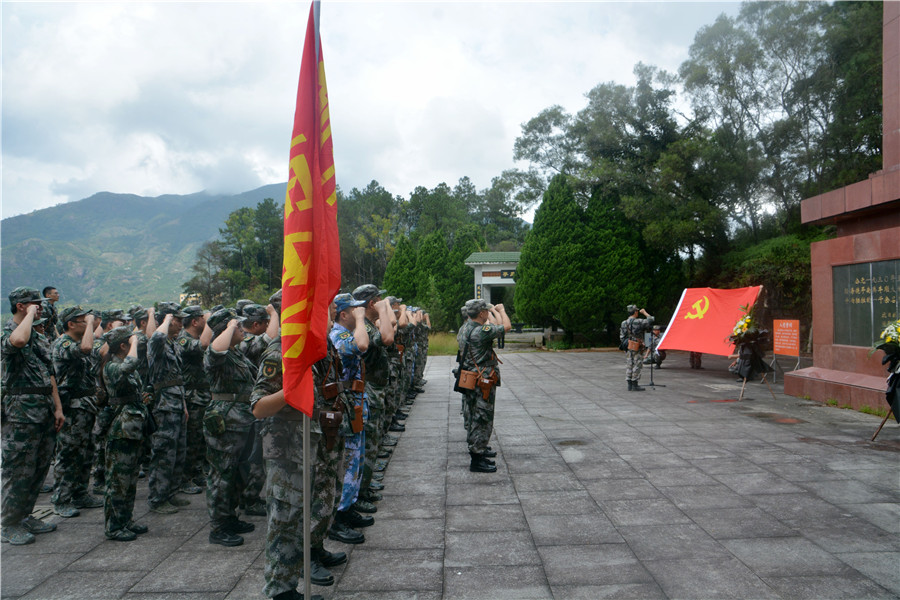 磨意志立标杆,潮州军分区开展战备拉练