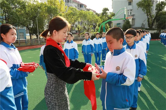 [浦东]川沙中学华夏西校:传承红色记忆 引领共同成长-党团队共建主题