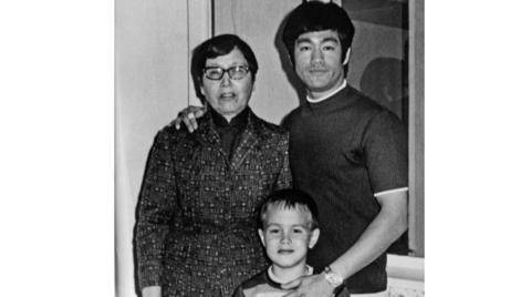 李小龙与母亲和儿子李国豪