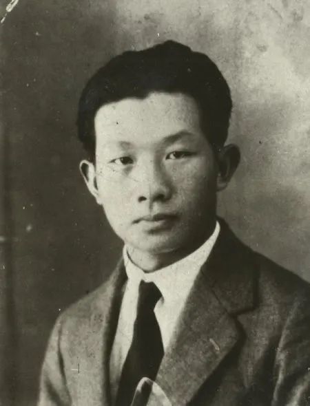 2 阿炳(1893-1950)中国现代音乐大师,曾长期穿梭烟花柳巷嫖宿,得梅毒