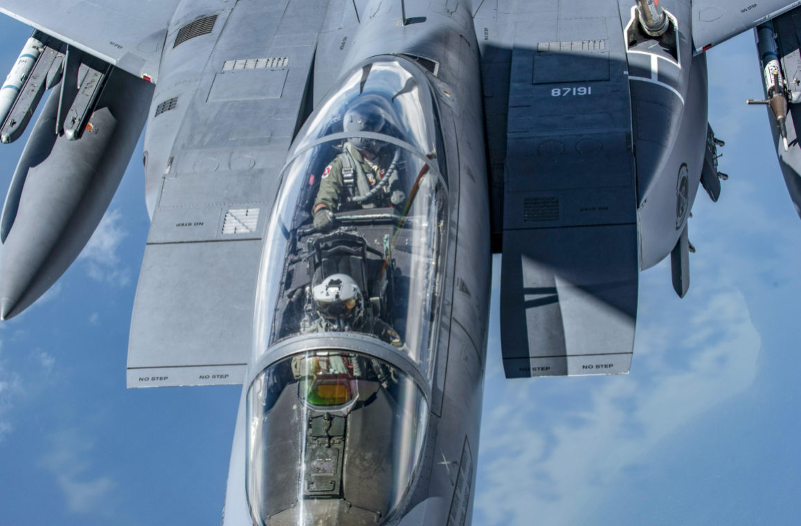 F-15E具备很强的对地攻击能力。
