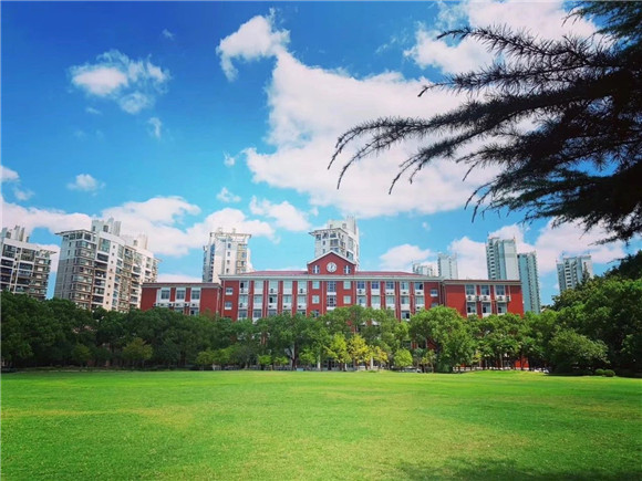 上海大学新闸路校区图片