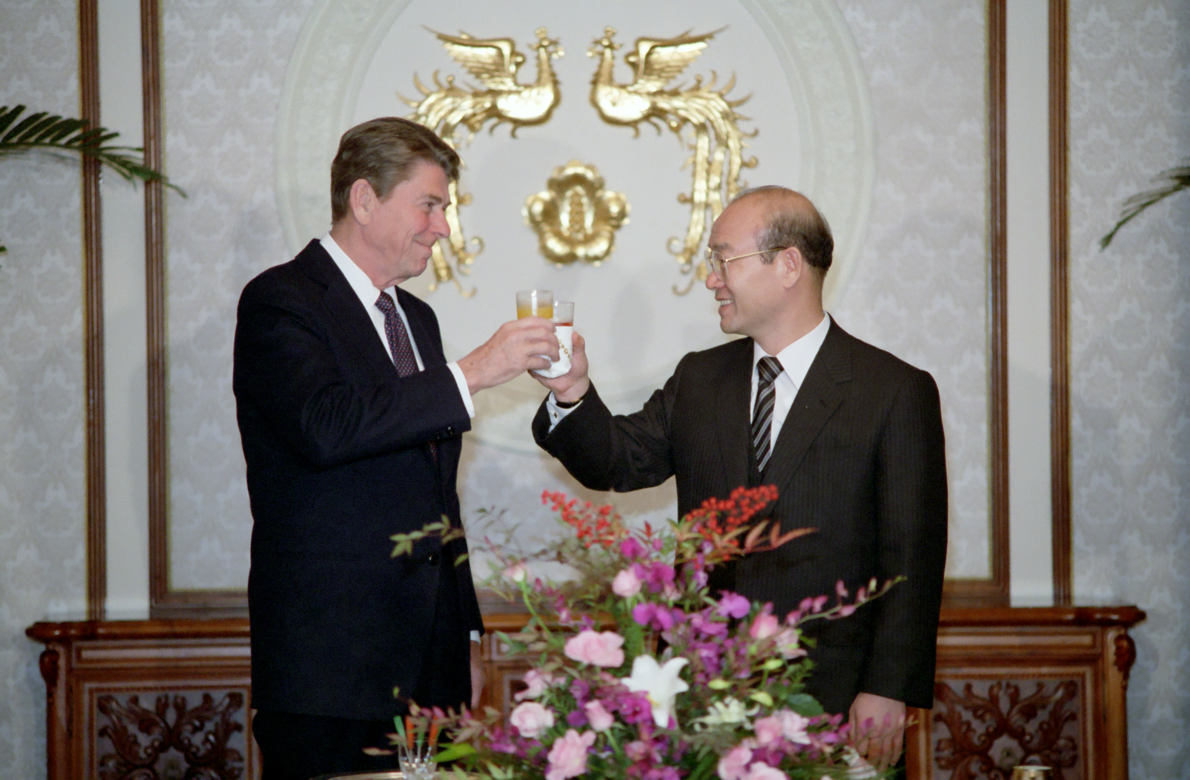 1983年,全斗焕与时任美国总统罗纳德·里根于青瓦台 美国国家档案和记录管理局 图