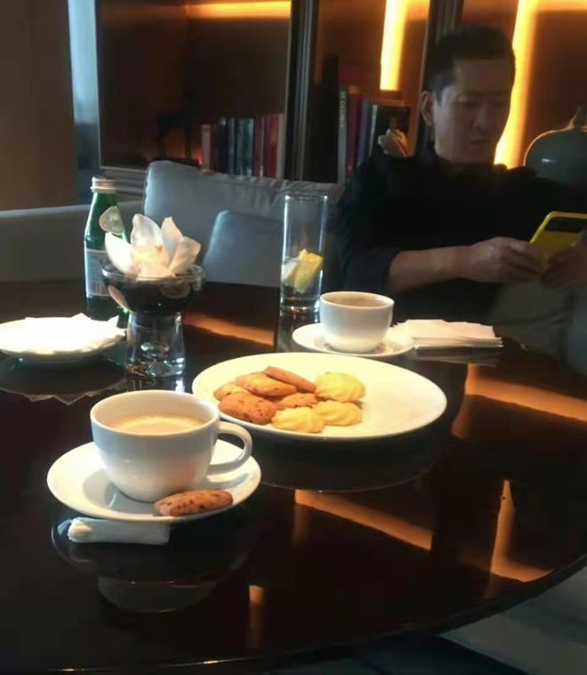 懒理女网友爆料私生活 周杰发文忆父亲：想念爸爸