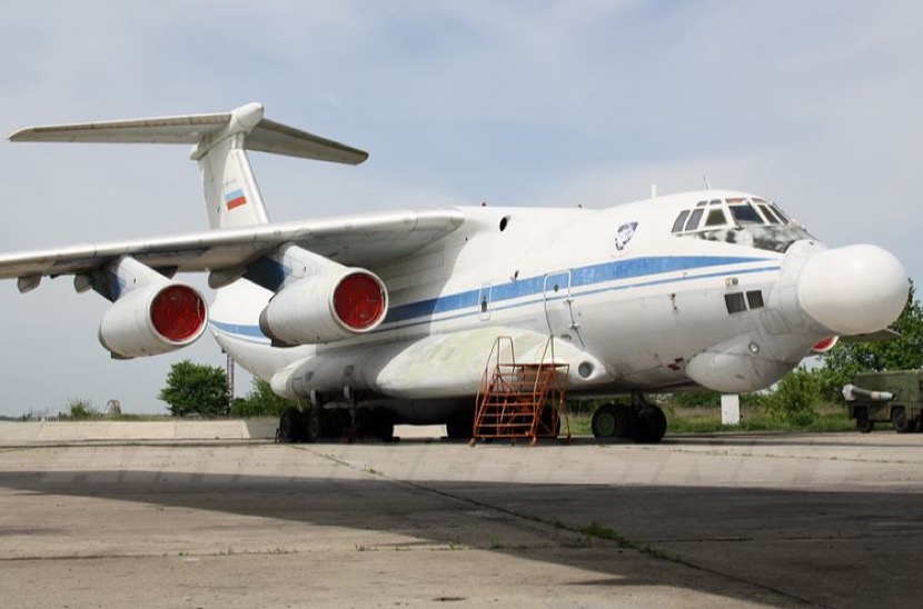 A-60机载战略激光武器,外形上最大的特点是有一个白色的“大鼻子”。