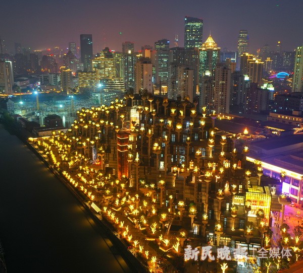 上海最魔幻空中花园天安千树亮灯