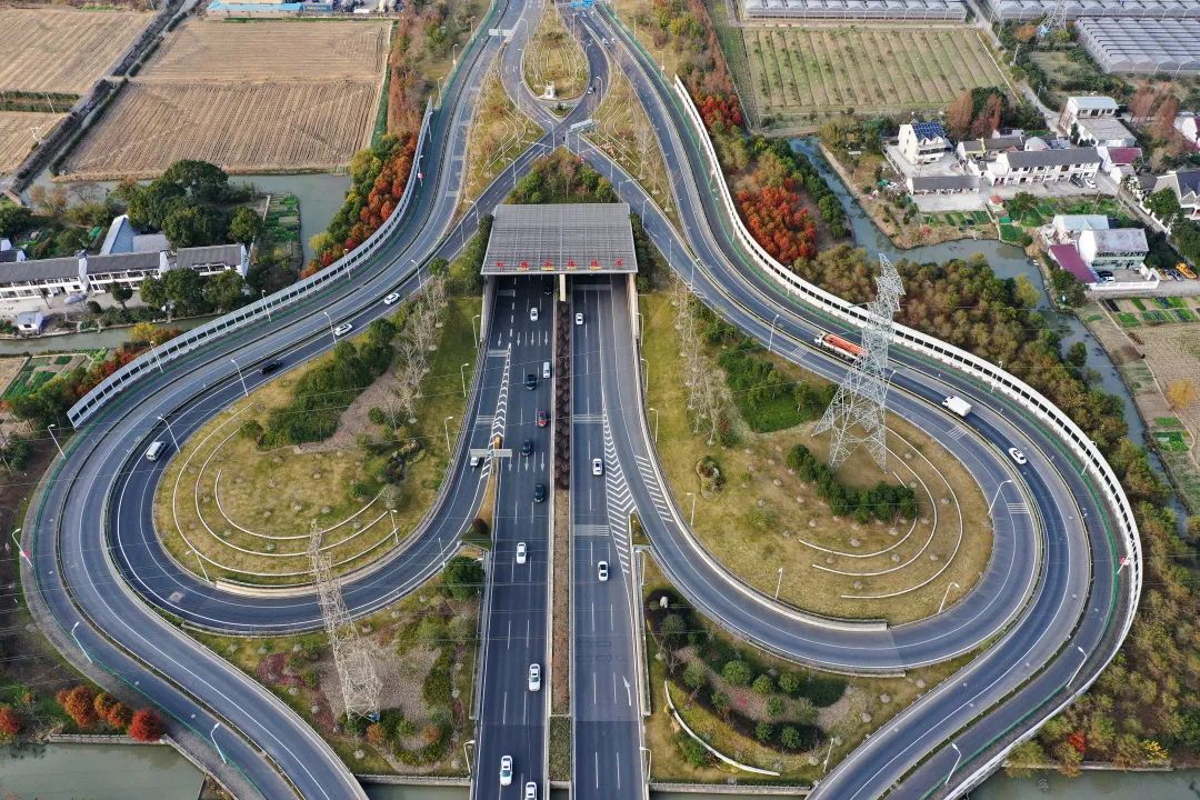 农贸市场  杨焕敏 摄图片说明:南郊宾馆 吴云峰 摄图片说明:恒龙金尊