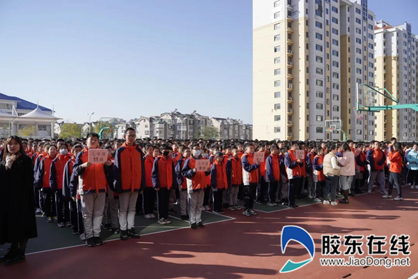 共建安全防线烟台青华中学全民消防月组织演练