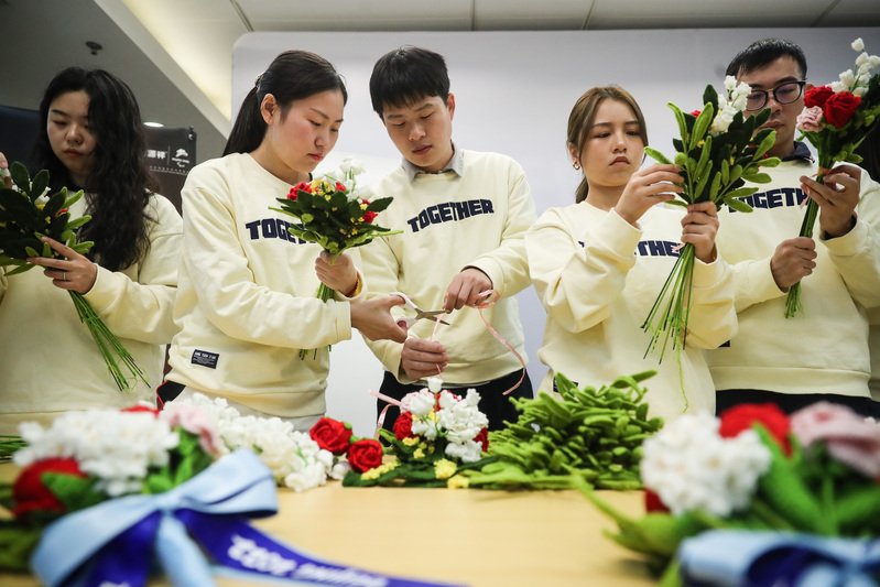 给北京冬奥会做花束的上海奶奶 没有我编不出的花