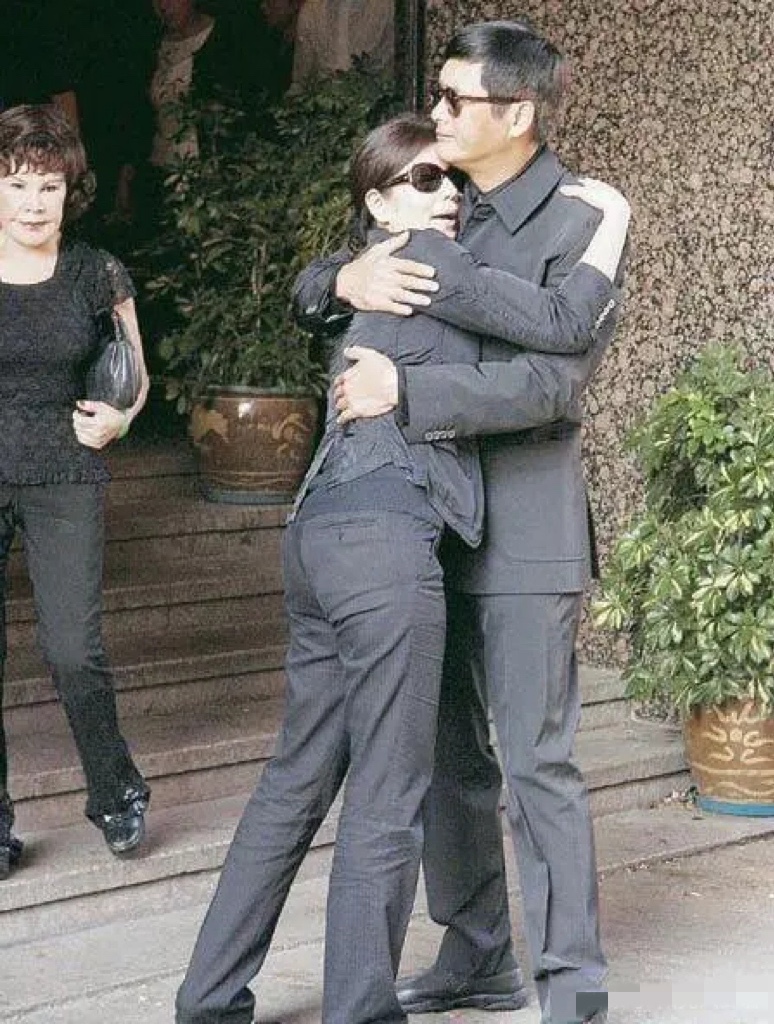 082D3A7C-4A3C-4B08-8887-A93E1F2D41C9