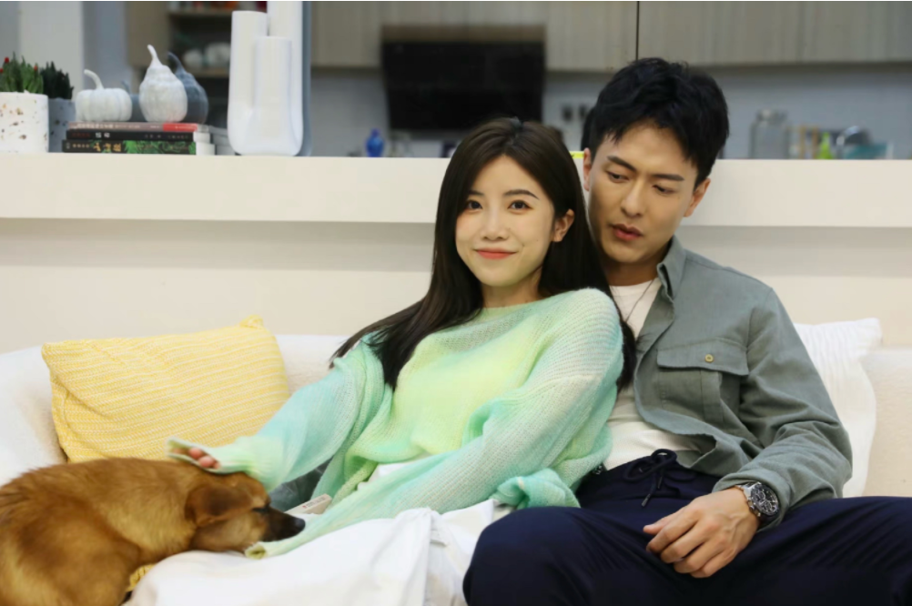 恋综嘉宾“翻车”后续：王能能直播间中道歉，赵小姐宣布原谅