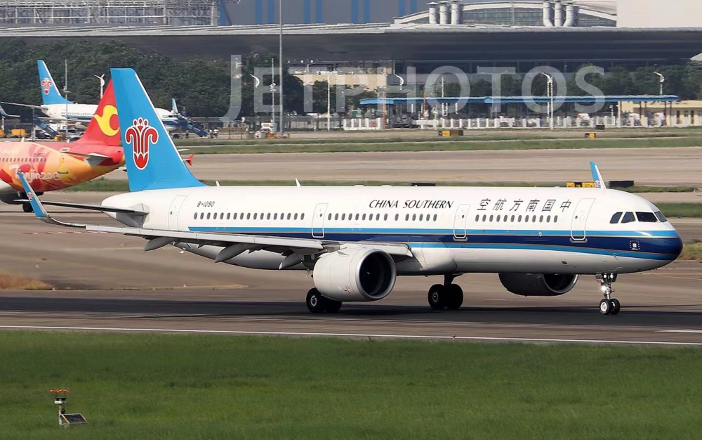 2月6日执飞CZ3416航班的B-1090客机。图片来源/jetphotos Samuel Pan