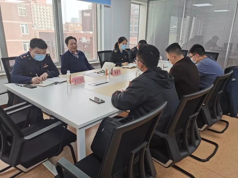 北京海淀市场监管局对对北京不姜就电子商务有限公司(叮咚买菜)总部相关负责人进行行政约谈。 微信公众号@北京海淀市场监管 图