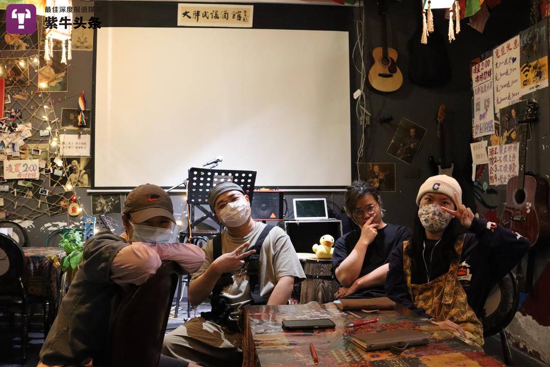 大胖的社交小屋往往深夜还亮着灯。 本文图片 紫牛新闻