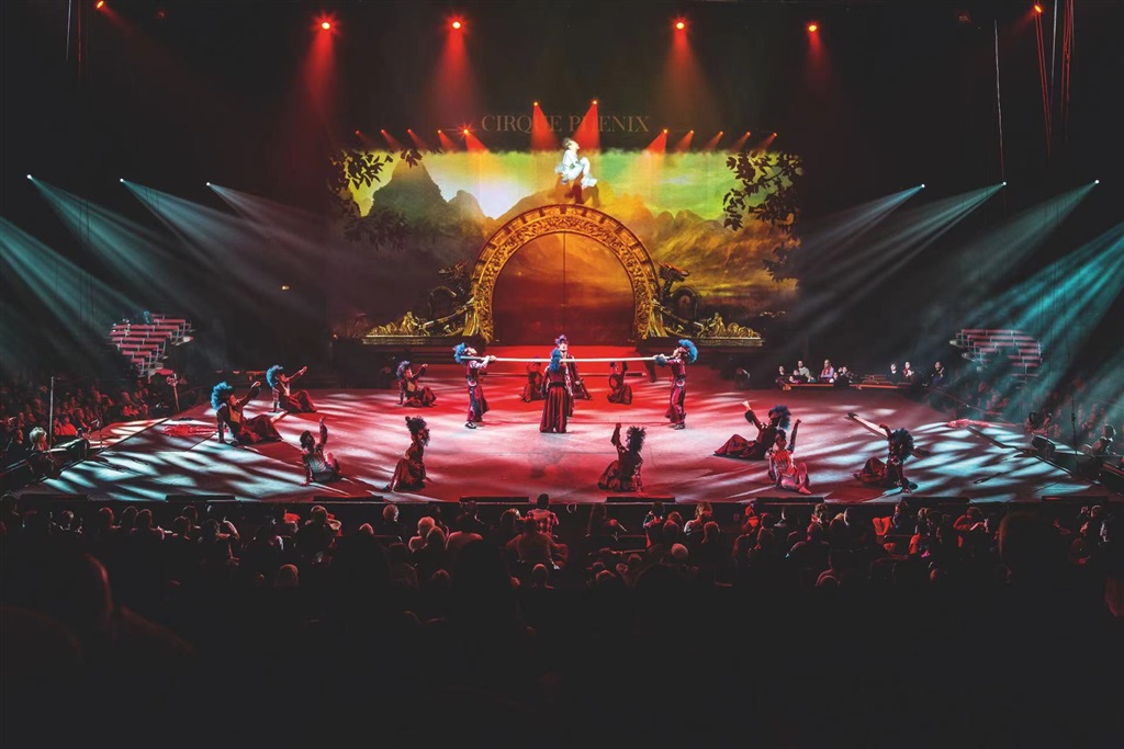 艺起前行同心守沪上海杂技团十二生肖首次线上直播