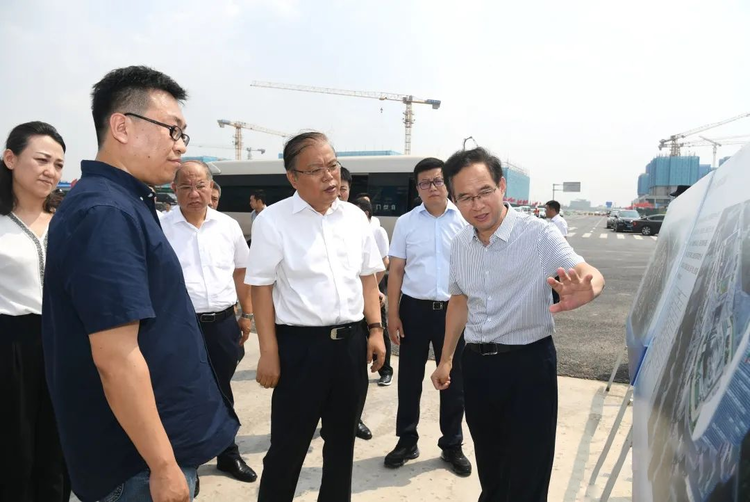 今年3月3日下午,杨晓和再次到廊坊临空经济区调研检查.