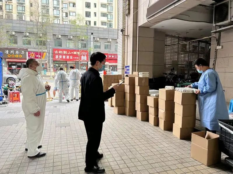 居民讲述：我们小区有个保供团，3000多名居民一起买它