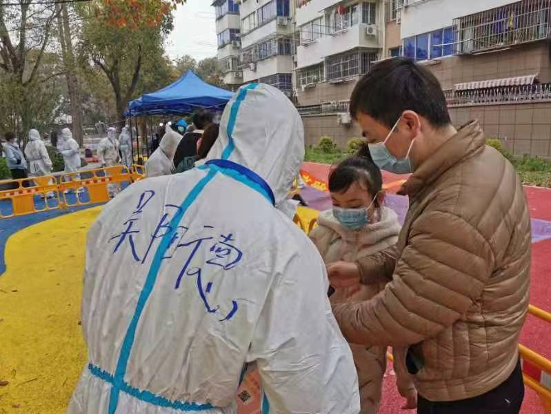 修身达人吴阳德直击现场，奋斗“疫”线显身手